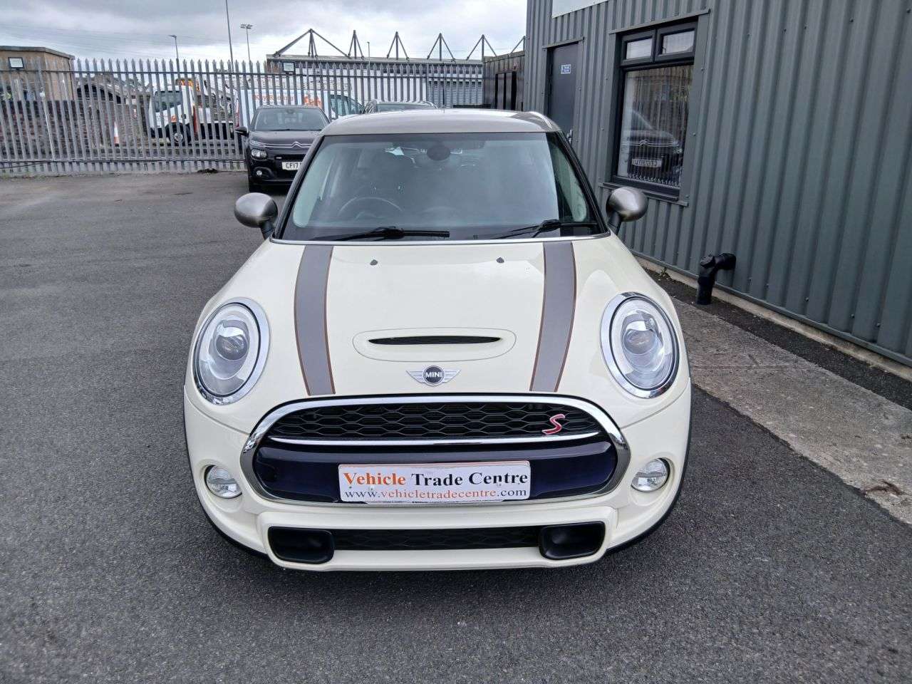 A 2017 MINI HATCH 2.0 Cooper S Seven Hatchback 5dr Petrol Manual Euro 6 (s/s) (192 ps) A 2017 MINI HATCH 2.0 Cooper S Seven Hatchback 5dr Petrol Manual Euro 6 (s/s) (192 ps)