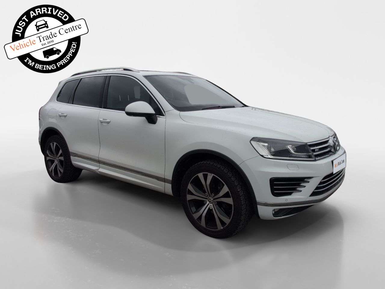 A 2015 VOLKSWAGEN TOUAREG 3.0 TDI V6 BlueMotion Tech R-Line SUV 5dr Diesel Tiptronic 4WD Euro 6 (s/s) A 2015 VOLKSWAGEN TOUAREG 3.0 TDI V6 BlueMotion Tech R-Line SUV 5dr Diesel Tiptronic 4WD Euro 6 (s/s)