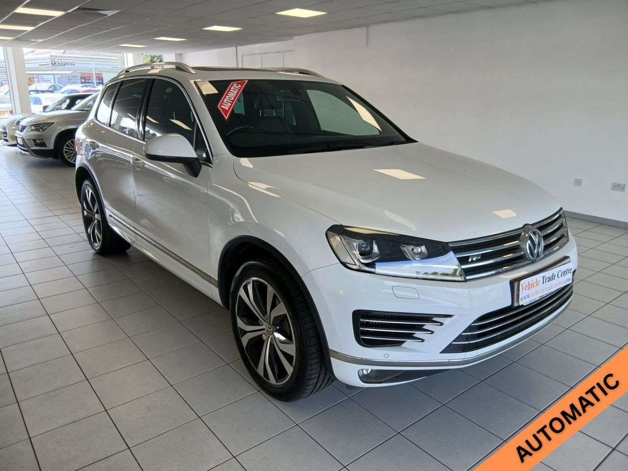 A 2015 VOLKSWAGEN TOUAREG 3.0 TDI V6 BlueMotion Tech R-Line SUV 5dr Diesel Tiptronic 4WD Euro 6 (s/s) A 2015 VOLKSWAGEN TOUAREG 3.0 TDI V6 BlueMotion Tech R-Line SUV 5dr Diesel Tiptronic 4WD Euro 6 (s/s)