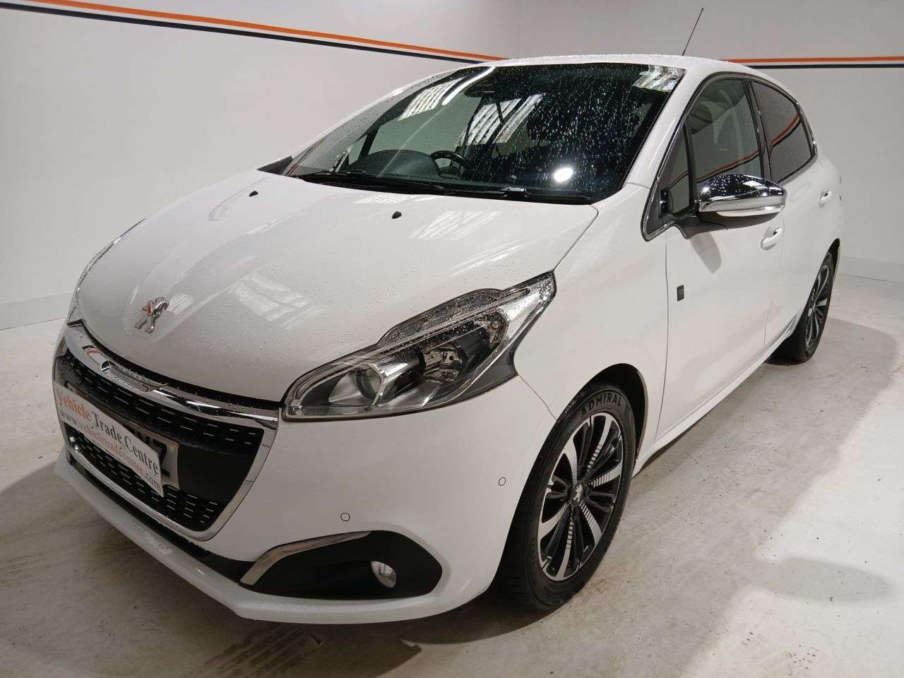 A 2018 PEUGEOT 208 1.2 PureTech Tech Edition Hatchback 5dr Petrol Manual Euro 6 (s/s) (82 ps) A 2018 PEUGEOT 208 1.2 PureTech Tech Edition Hatchback 5dr Petrol Manual Euro 6 (s/s) (82 ps)