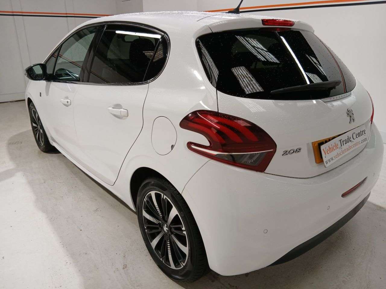 A 2018 PEUGEOT 208 1.2 PureTech Tech Edition Hatchback 5dr Petrol Manual Euro 6 (s/s) (82 ps) A 2018 PEUGEOT 208 1.2 PureTech Tech Edition Hatchback 5dr Petrol Manual Euro 6 (s/s) (82 ps)