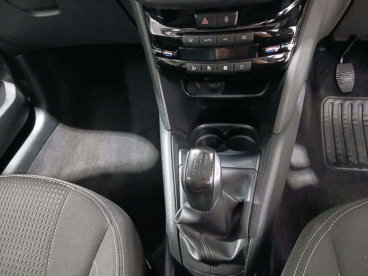 2018 PEUGEOT 208 2018 PEUGEOT 208