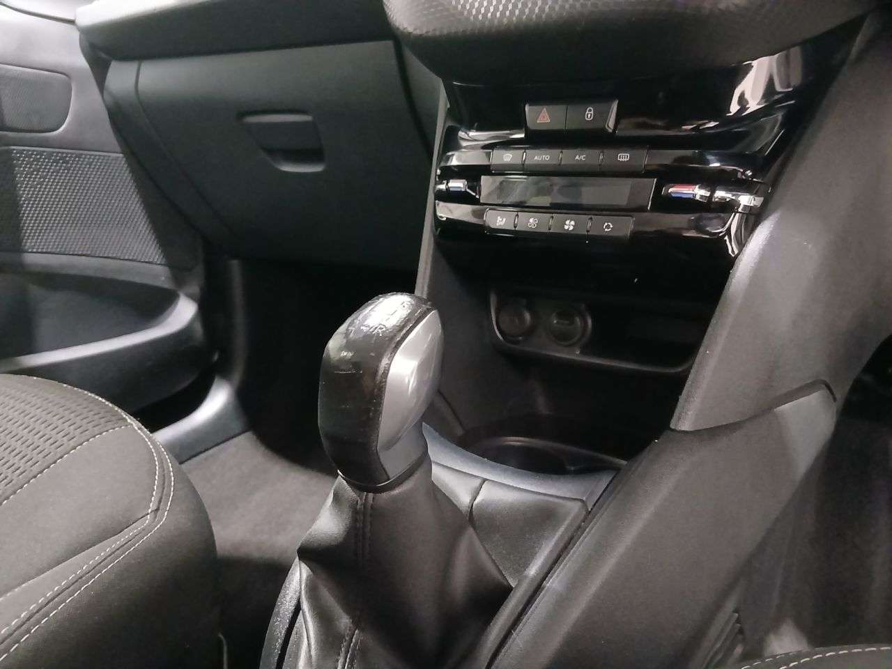 2018 PEUGEOT 208 2018 PEUGEOT 208