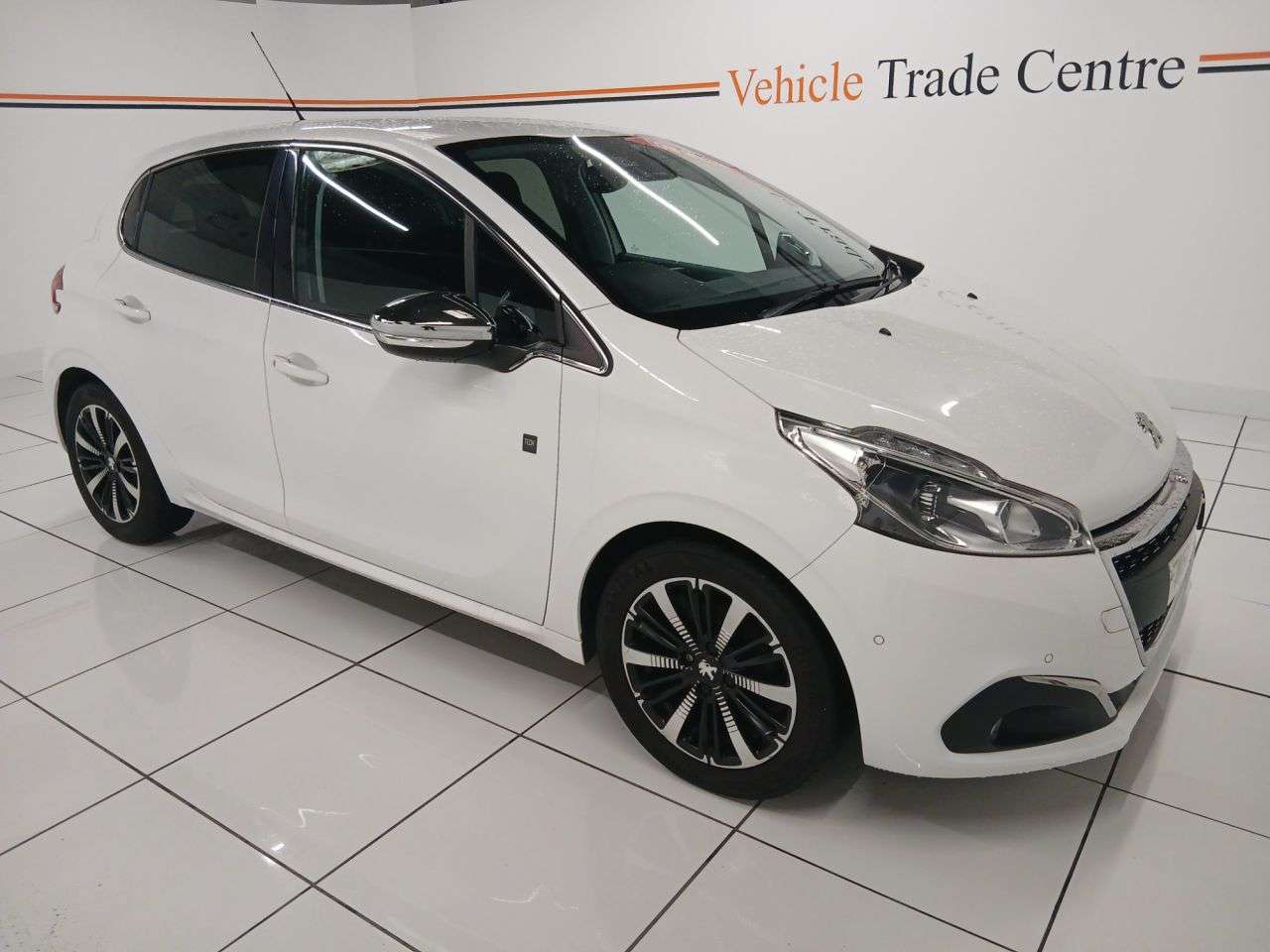 A 2018 PEUGEOT 208 1.2 PureTech Tech Edition Hatchback 5dr Petrol Manual Euro 6 (s/s) (82 ps) A 2018 PEUGEOT 208 1.2 PureTech Tech Edition Hatchback 5dr Petrol Manual Euro 6 (s/s) (82 ps)