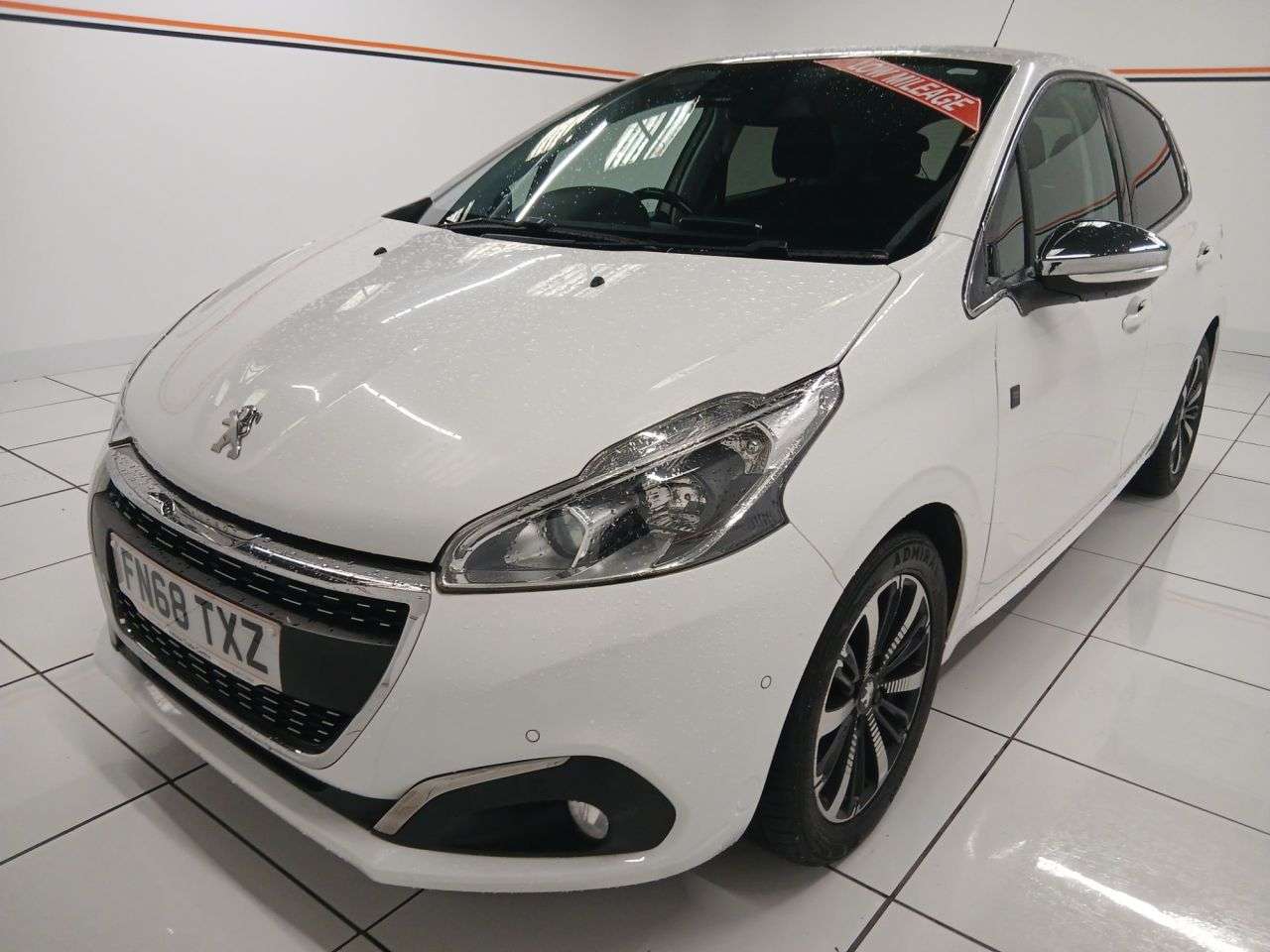 A 2018 PEUGEOT 208 1.2 PureTech Tech Edition Hatchback 5dr Petrol Manual Euro 6 (s/s) (82 ps) A 2018 PEUGEOT 208 1.2 PureTech Tech Edition Hatchback 5dr Petrol Manual Euro 6 (s/s) (82 ps)