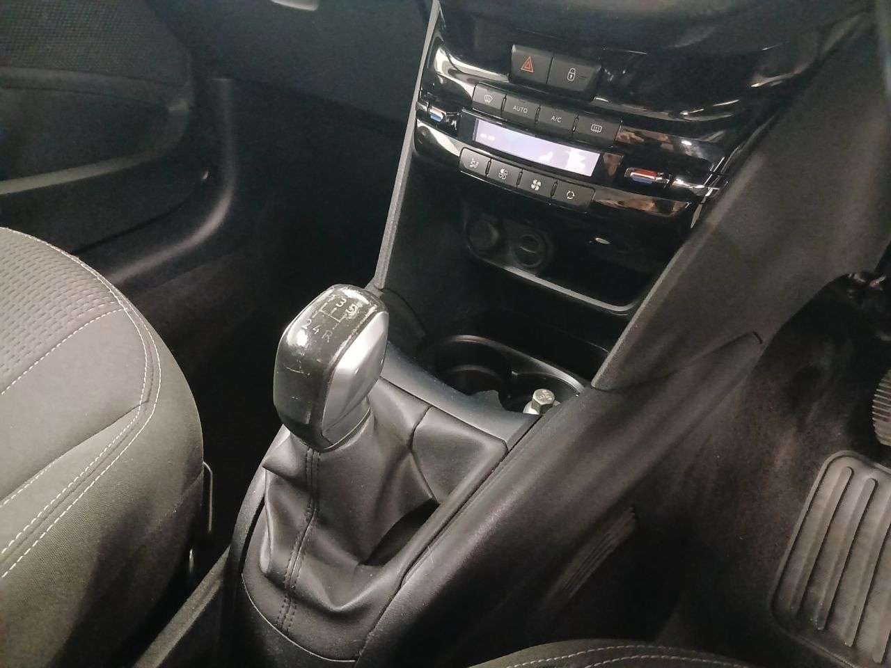 2018 PEUGEOT 208 2018 PEUGEOT 208