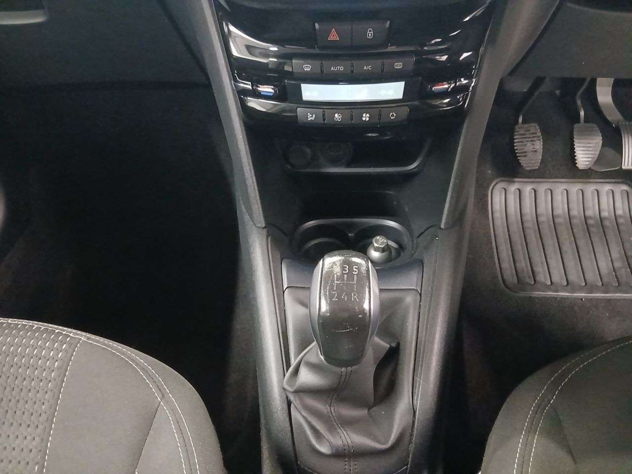 2018 PEUGEOT 208 2018 PEUGEOT 208