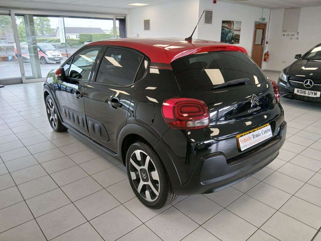 A 2019 CITROEN C3 1.2 PureTech Flair Nav Edition Hatchback 5dr Petrol Manual Euro 6 (s/s) (82 A 2019 CITROEN C3 1.2 PureTech Flair Nav Edition Hatchback 5dr Petrol Manual Euro 6 (s/s) (82