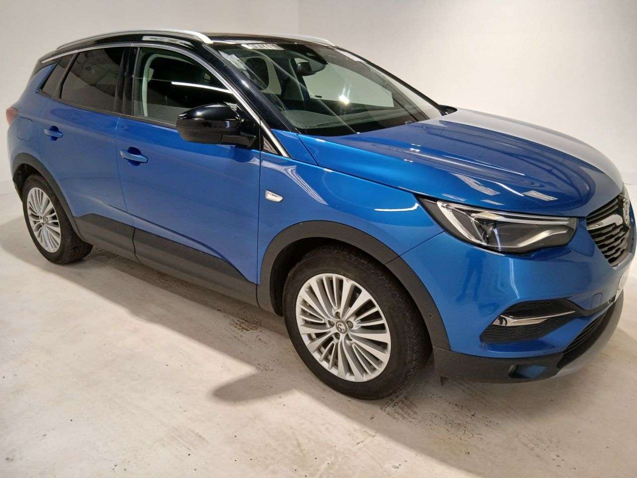 A 2018 VAUXHALL GRANDLAND X 1.2 Turbo Elite Nav SUV 5dr Petrol Manual Euro 6 (s/s) (130 ps) A 2018 VAUXHALL GRANDLAND X 1.2 Turbo Elite Nav SUV 5dr Petrol Manual Euro 6 (s/s) (130 ps)