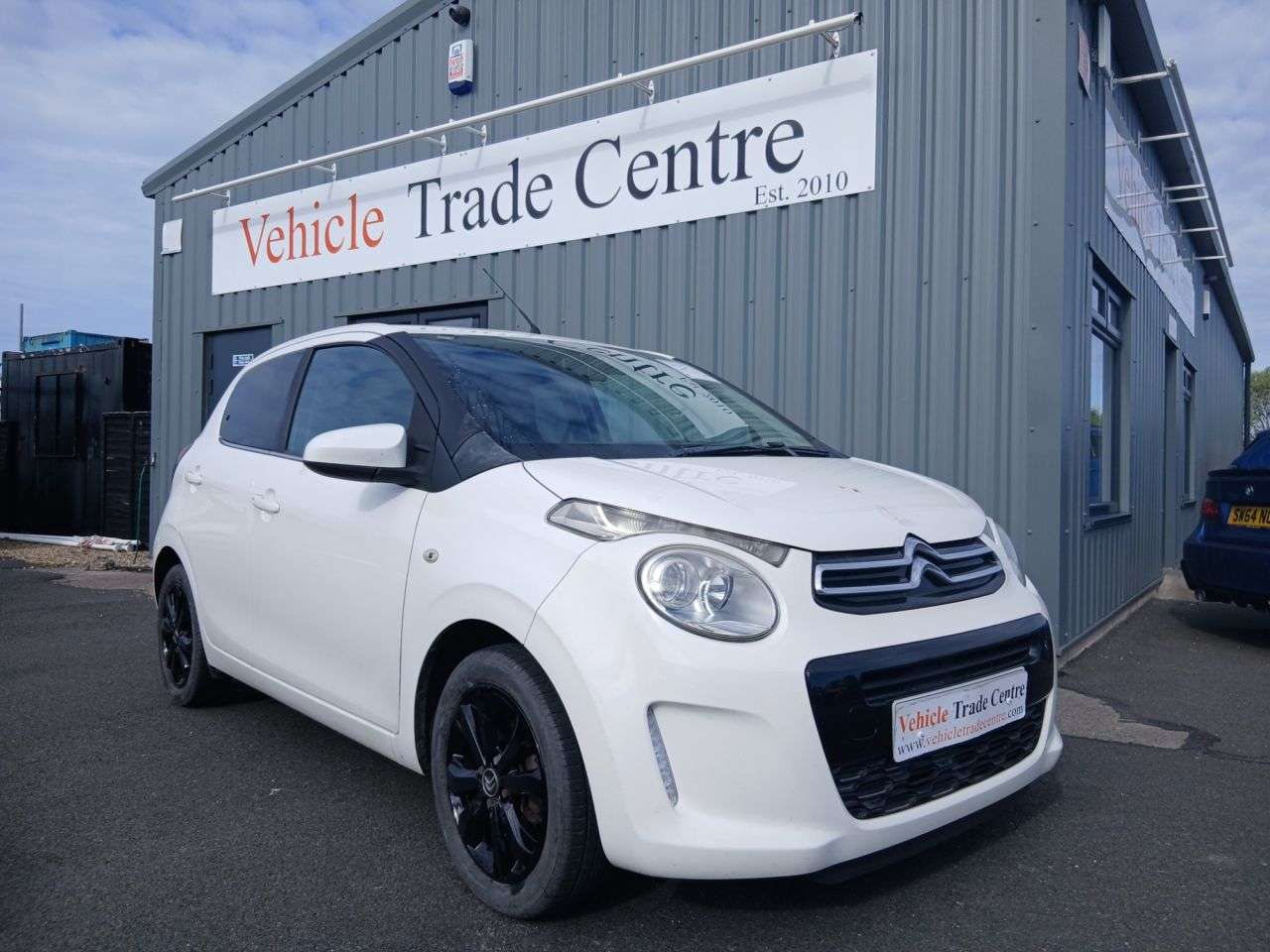A 2015 CITROEN C1 1.0 VTi Flair Hatchback 5dr Petrol Manual Euro 5 (68 ps) A 2015 CITROEN C1 1.0 VTi Flair Hatchback 5dr Petrol Manual Euro 5 (68 ps)