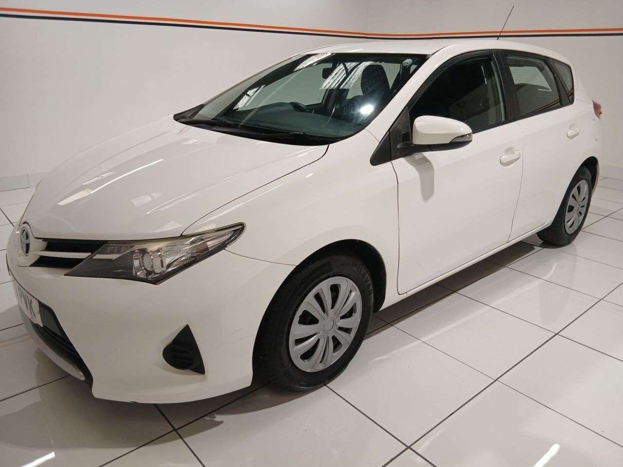A 2013 TOYOTA AURIS 1.33 Dual VVT-i Active Hatchback 5dr Petrol Manual Euro 5 (s/s) (101 ps) A 2013 TOYOTA AURIS 1.33 Dual VVT-i Active Hatchback 5dr Petrol Manual Euro 5 (s/s) (101 ps)