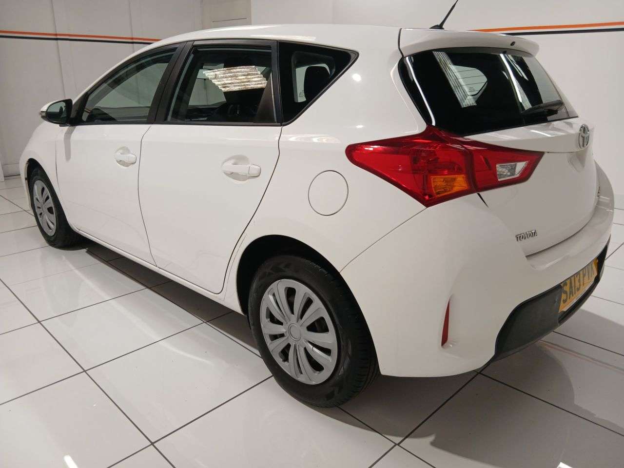 A 2013 TOYOTA AURIS 1.33 Dual VVT-i Active Hatchback 5dr Petrol Manual Euro 5 (s/s) (101 ps) A 2013 TOYOTA AURIS 1.33 Dual VVT-i Active Hatchback 5dr Petrol Manual Euro 5 (s/s) (101 ps)