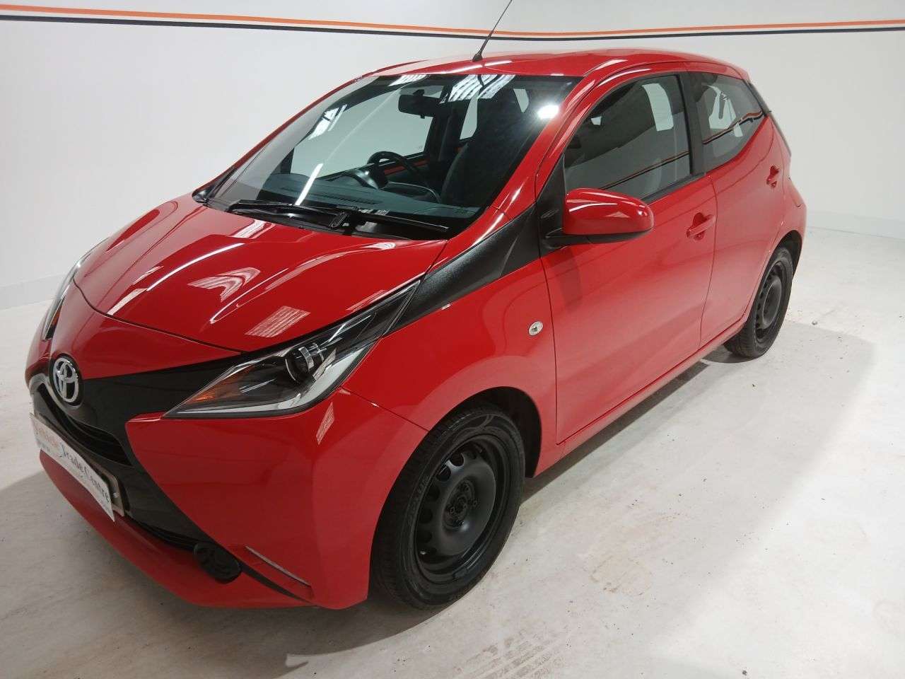 A 2016 TOYOTA AYGO 1.0 VVT-i x-play Hatchback 5dr Petrol Manual Euro 6 (68 ps) A 2016 TOYOTA AYGO 1.0 VVT-i x-play Hatchback 5dr Petrol Manual Euro 6 (68 ps)