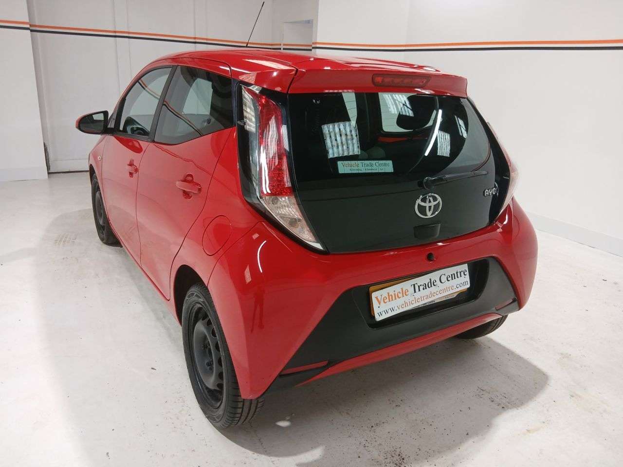 A 2016 TOYOTA AYGO 1.0 VVT-i x-play Hatchback 5dr Petrol Manual Euro 6 (68 ps) A 2016 TOYOTA AYGO 1.0 VVT-i x-play Hatchback 5dr Petrol Manual Euro 6 (68 ps)