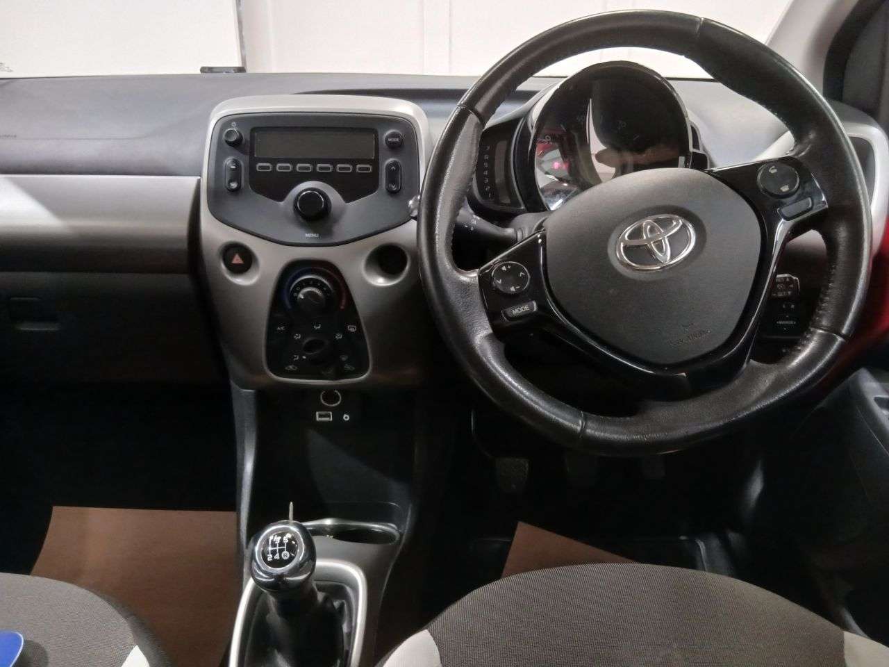 2016 TOYOTA AYGO 2016 TOYOTA AYGO
