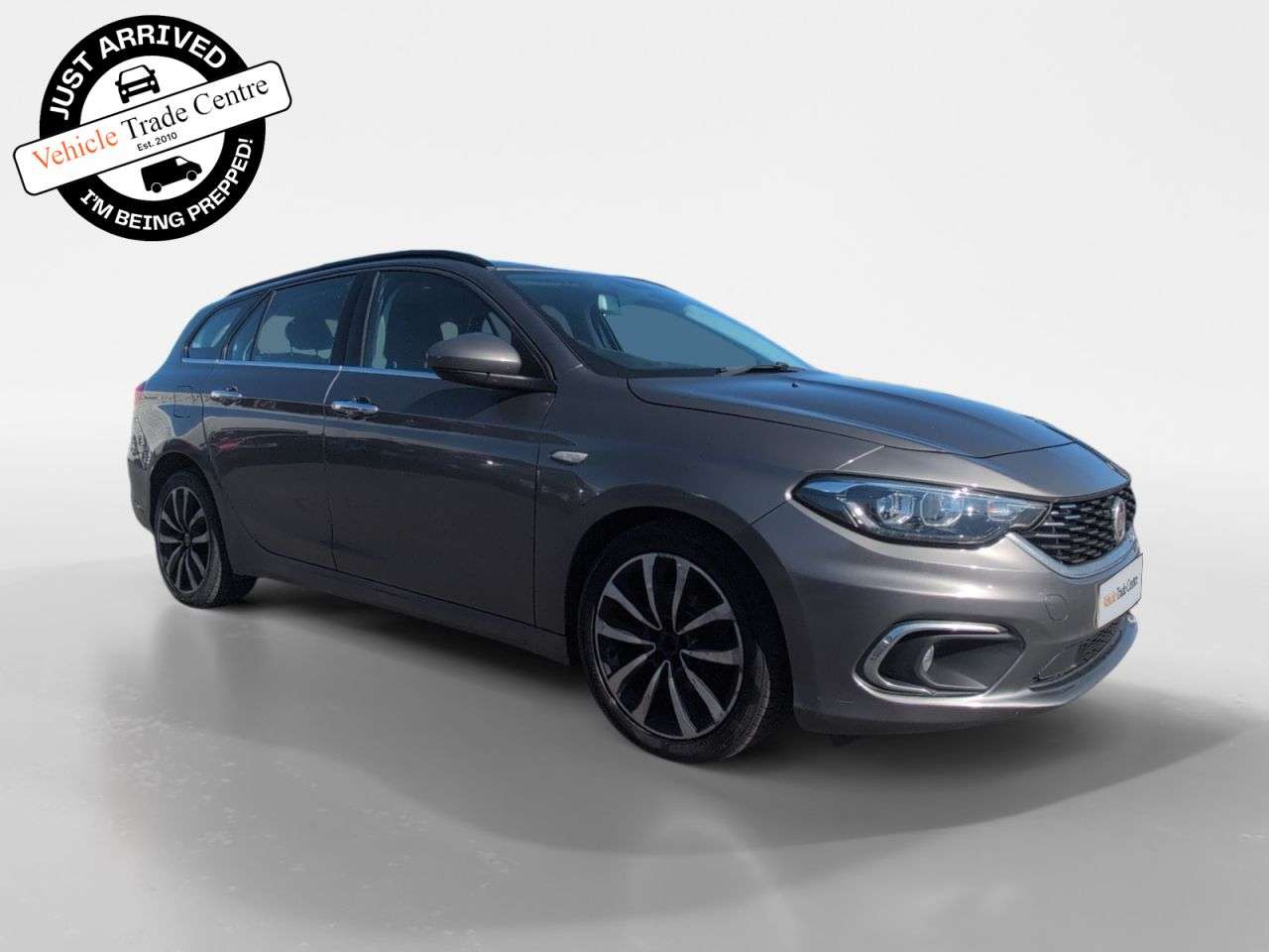 A 2018 FIAT TIPO 1.6 MultiJetII Lounge Estate 5dr Diesel Manual Euro 6 (s/s) (120 ps) A 2018 FIAT TIPO 1.6 MultiJetII Lounge Estate 5dr Diesel Manual Euro 6 (s/s) (120 ps)