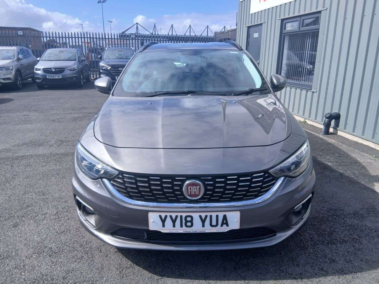A 2018 FIAT TIPO 1.6 MultiJetII Lounge Estate 5dr Diesel Manual Euro 6 (s/s) (120 ps) A 2018 FIAT TIPO 1.6 MultiJetII Lounge Estate 5dr Diesel Manual Euro 6 (s/s) (120 ps)