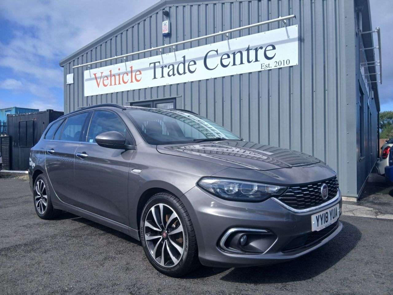 A 2018 FIAT TIPO 1.6 MultiJetII Lounge Estate 5dr Diesel Manual Euro 6 (s/s) (120 ps) A 2018 FIAT TIPO 1.6 MultiJetII Lounge Estate 5dr Diesel Manual Euro 6 (s/s) (120 ps)