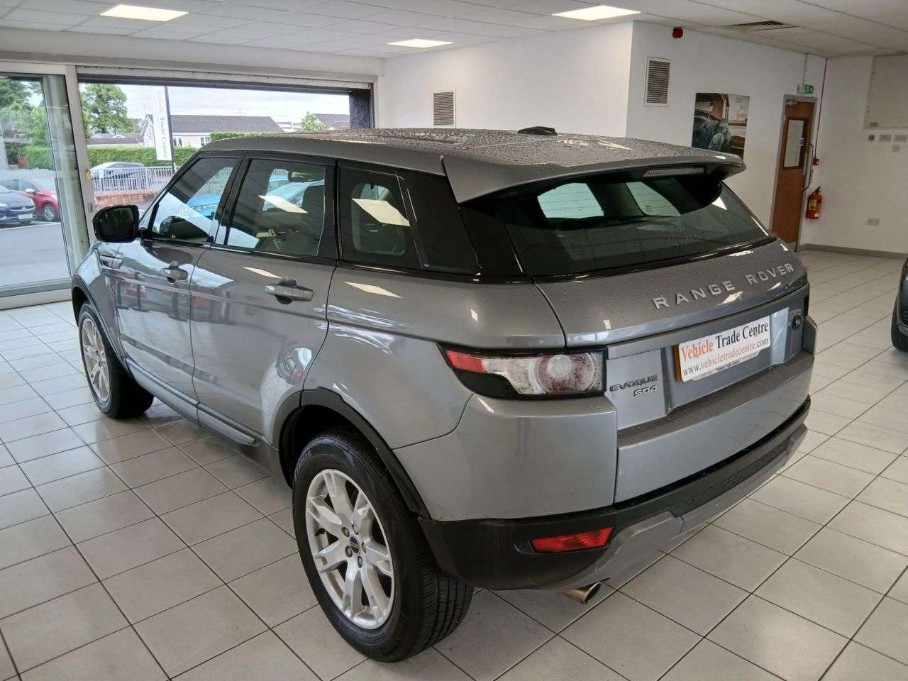 A 2012 LAND ROVER RANGE ROVER EVOQUE SD4 PURE TECH A 2012 LAND ROVER RANGE ROVER EVOQUE SD4 PURE TECH