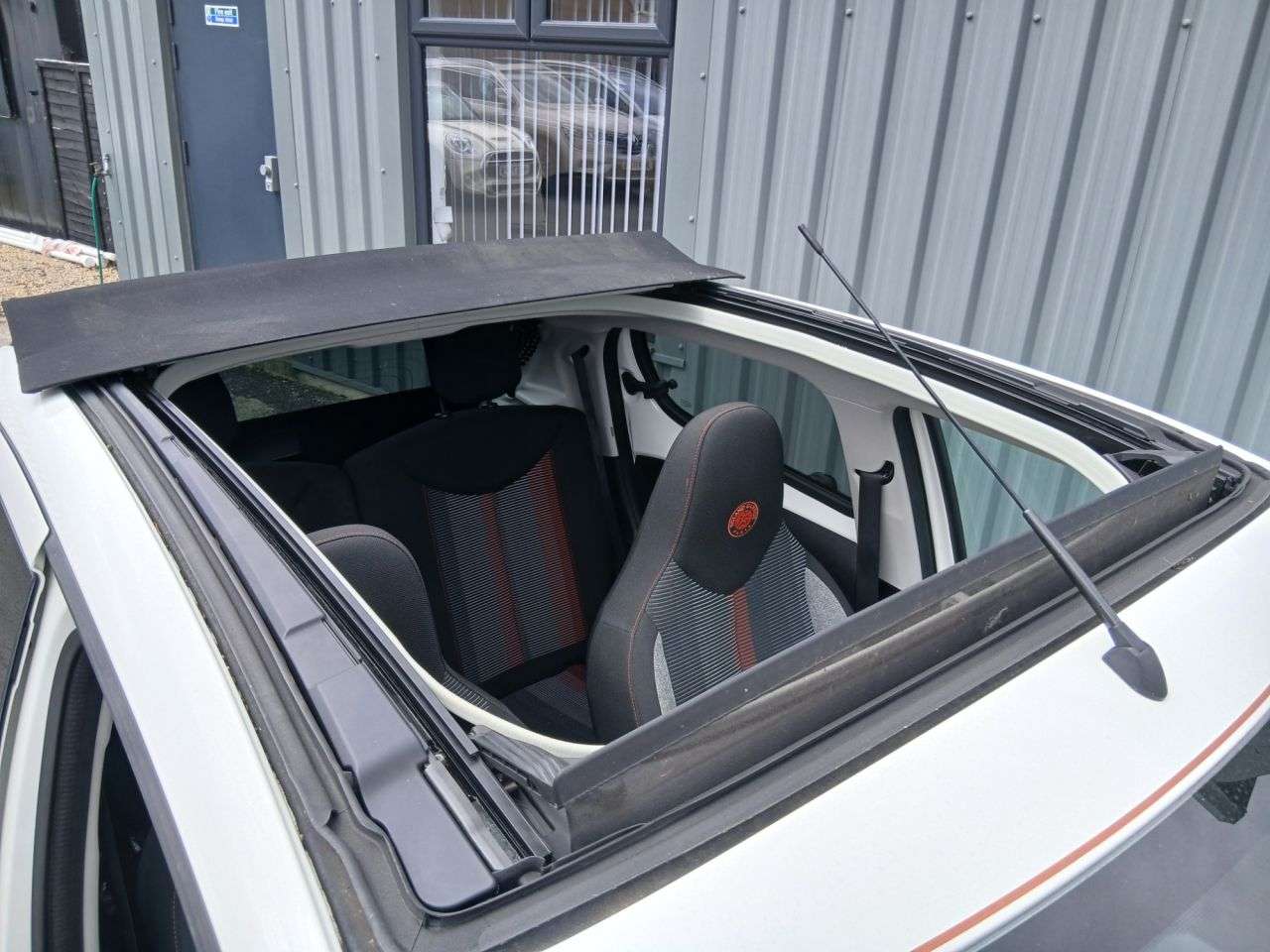 2016 PEUGEOT 108 2016 PEUGEOT 108