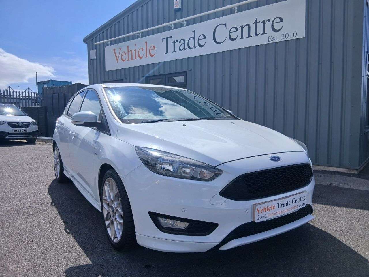 A 2018 FORD FOCUS 1.0T EcoBoost ST-Line Hatchback 5dr Petrol Manual Euro 6 (s/s) (140 ps) A 2018 FORD FOCUS 1.0T EcoBoost ST-Line Hatchback 5dr Petrol Manual Euro 6 (s/s) (140 ps)