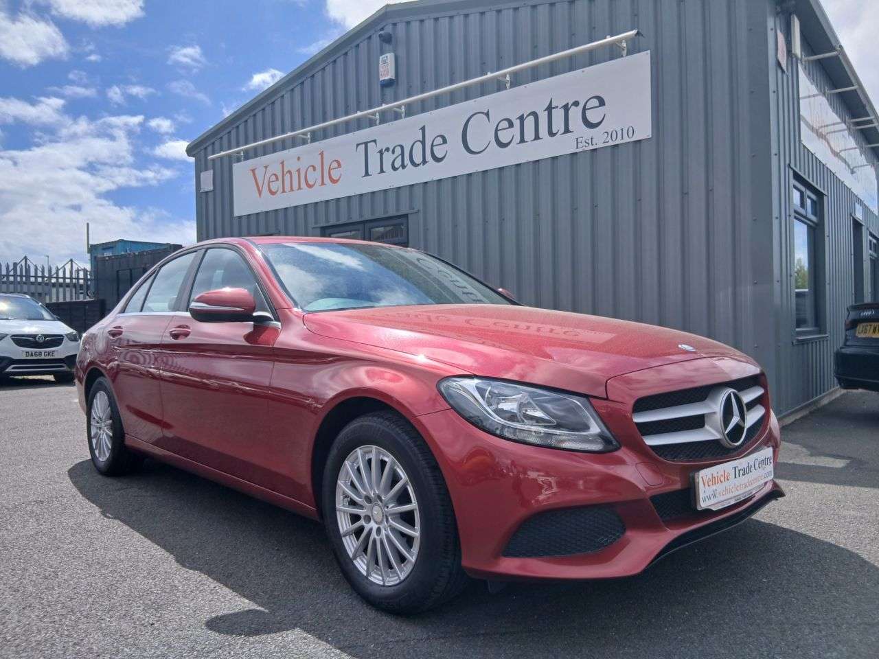 A 2015 MERCEDES-BENZ C CLASS 2.0 C200 SE Saloon 4dr Petrol 7G-Tronic+ Euro 6 (s/s) (184 ps) A 2015 MERCEDES-BENZ C CLASS 2.0 C200 SE Saloon 4dr Petrol 7G-Tronic+ Euro 6 (s/s) (184 ps)
