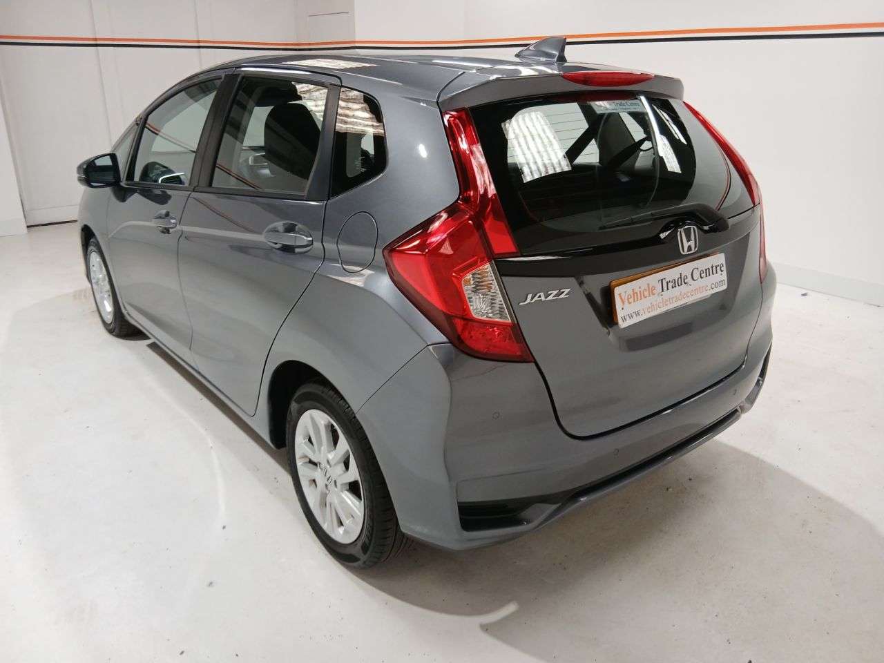 A 2018 HONDA JAZZ 1.3 i-VTEC SE Navi Hatchback 5dr Petrol Manual Euro 6 (s/s) (102 ps) A 2018 HONDA JAZZ 1.3 i-VTEC SE Navi Hatchback 5dr Petrol Manual Euro 6 (s/s) (102 ps)