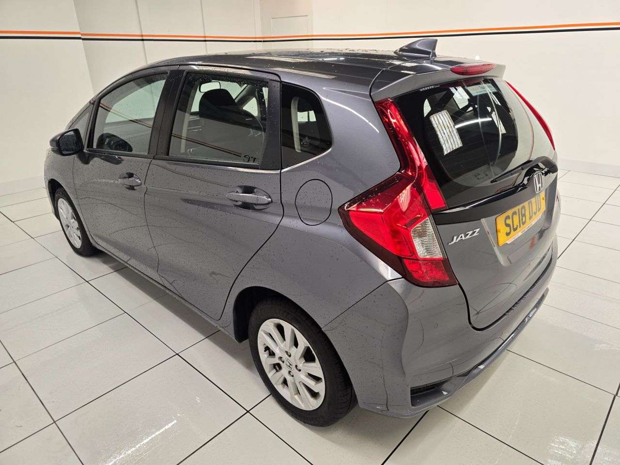 A 2018 HONDA JAZZ 1.3 i-VTEC SE Navi Hatchback 5dr Petrol Manual Euro 6 (s/s) (102 ps) A 2018 HONDA JAZZ 1.3 i-VTEC SE Navi Hatchback 5dr Petrol Manual Euro 6 (s/s) (102 ps)