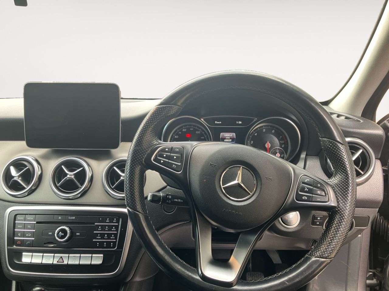 A 2019 MERCEDES-BENZ GLA 1.6 GLA180 Urban Edition SUV 5dr Petrol Manual Euro 6 (s/s) (122 ps) A 2019 MERCEDES-BENZ GLA 1.6 GLA180 Urban Edition SUV 5dr Petrol Manual Euro 6 (s/s) (122 ps)