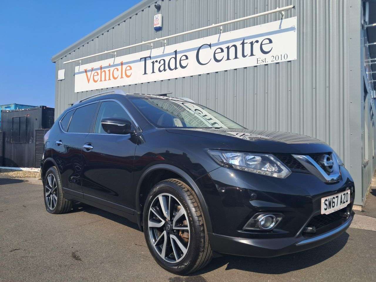 A 2017 NISSAN X-TRAIL 2.0 dCi N-Vision SUV 5dr Diesel XTRON 4WD Euro 6 (s/s) (177 ps) A 2017 NISSAN X-TRAIL 2.0 dCi N-Vision SUV 5dr Diesel XTRON 4WD Euro 6 (s/s) (177 ps)