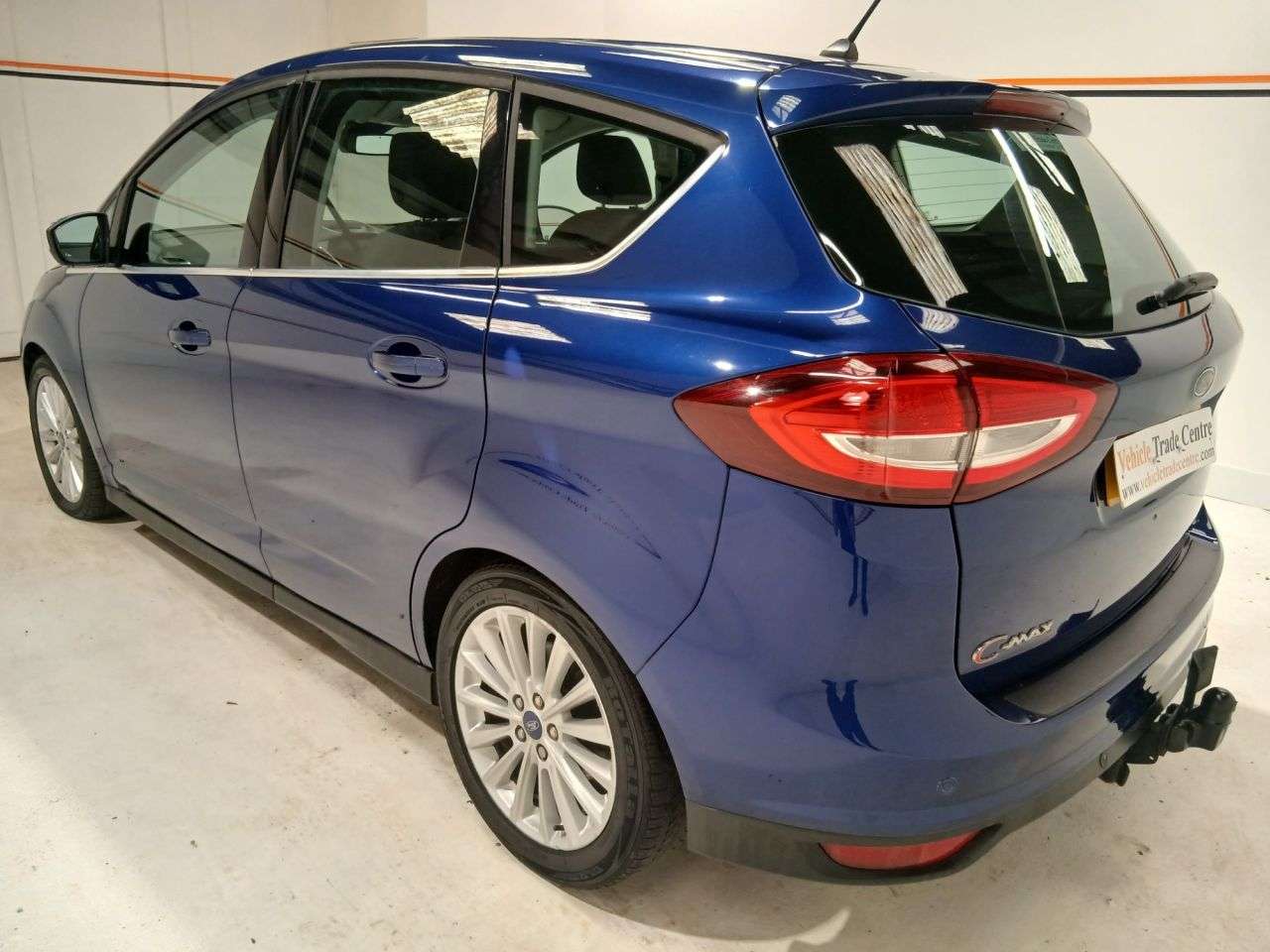 A 2017 FORD C-MAX 1.5 TDCi Titanium MPV 5dr Diesel Manual Euro 6 (s/s) (120 ps) A 2017 FORD C-MAX 1.5 TDCi Titanium MPV 5dr Diesel Manual Euro 6 (s/s) (120 ps)