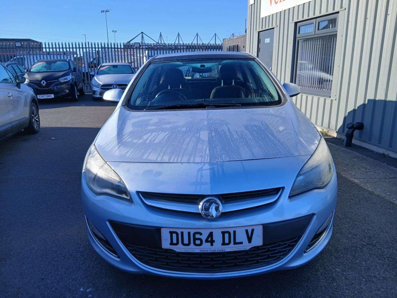 A 2014 VAUXHALL ASTRA 1.4T 16v SRi Hatchback 5dr Petrol Manual Euro 5 (140 ps) A 2014 VAUXHALL ASTRA 1.4T 16v SRi Hatchback 5dr Petrol Manual Euro 5 (140 ps)
