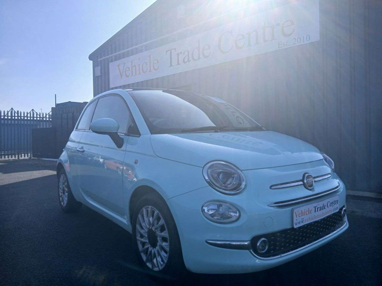 A 2017 FIAT 500 1.2 Lounge Hatchback 3dr Petrol Manual Euro 6 (s/s) (69 bhp) A 2017 FIAT 500 1.2 Lounge Hatchback 3dr Petrol Manual Euro 6 (s/s) (69 bhp)