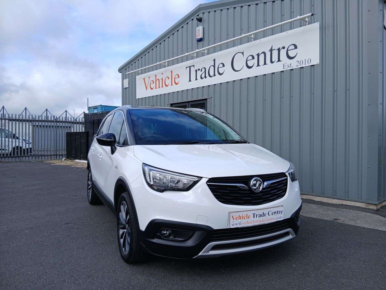 A 2018 VAUXHALL CROSSLAND X 1.2 Turbo GPF Elite SUV 5dr Petrol Manual Euro 6 (s/s) (130 ps) A 2018 VAUXHALL CROSSLAND X 1.2 Turbo GPF Elite SUV 5dr Petrol Manual Euro 6 (s/s) (130 ps)