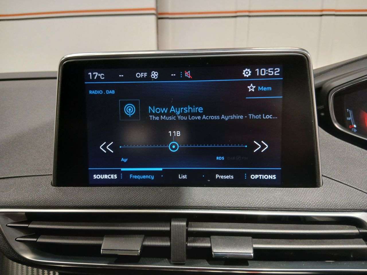 2017 PEUGEOT 3008 2017 PEUGEOT 3008