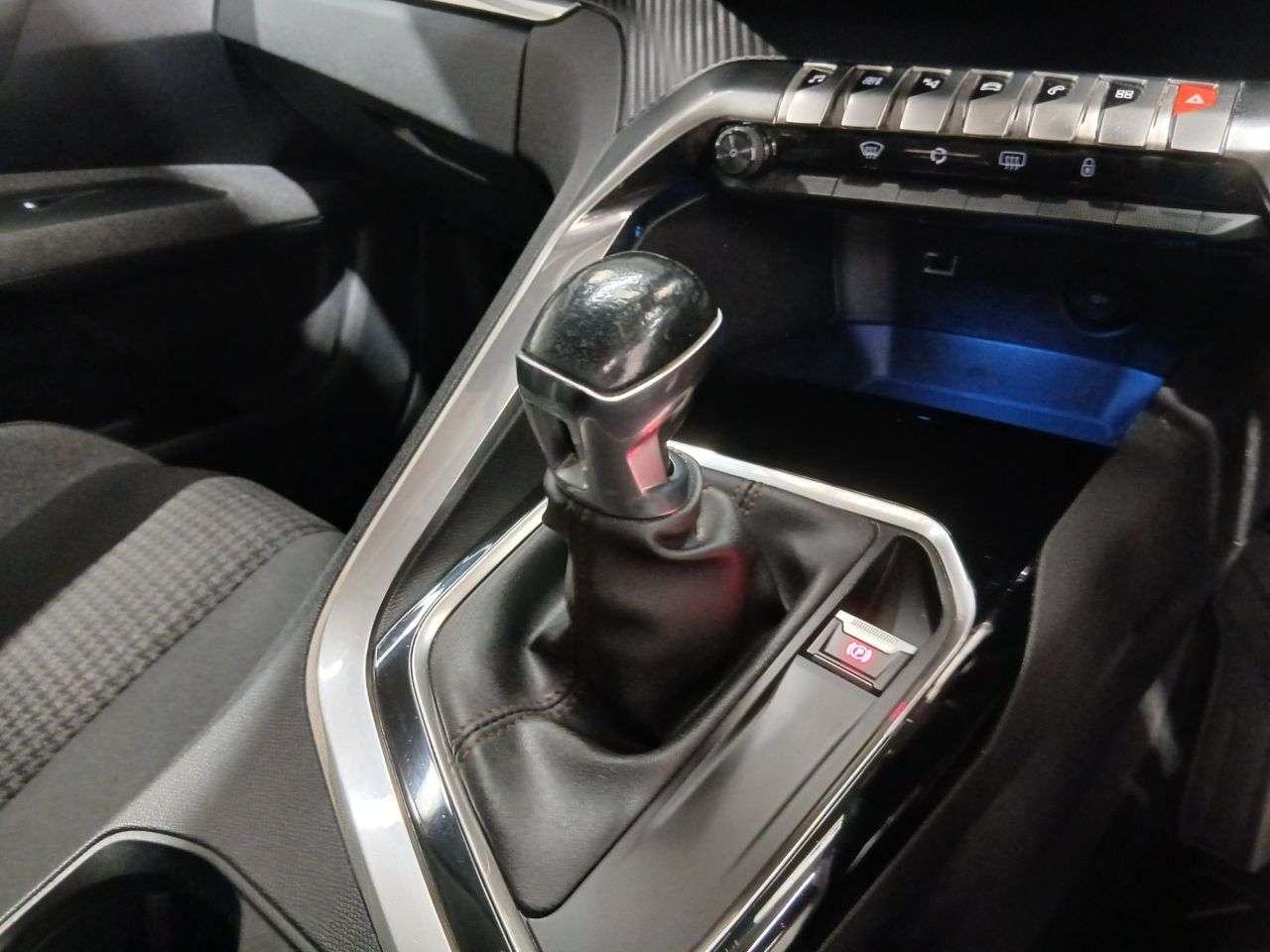 2017 PEUGEOT 3008 2017 PEUGEOT 3008