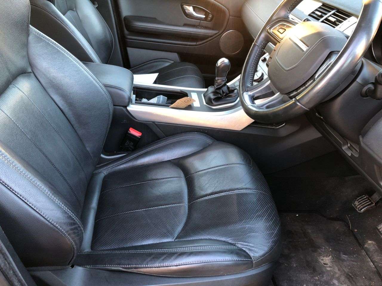 A 2017 LAND ROVER RANGE ROVER EVOQUE 2.0 eD4 SE Tech SUV 5dr Diesel Manual FWD Euro 6 (s/s) (150 ps) A 2017 LAND ROVER RANGE ROVER EVOQUE 2.0 eD4 SE Tech SUV 5dr Diesel Manual FWD Euro 6 (s/s) (150 ps)