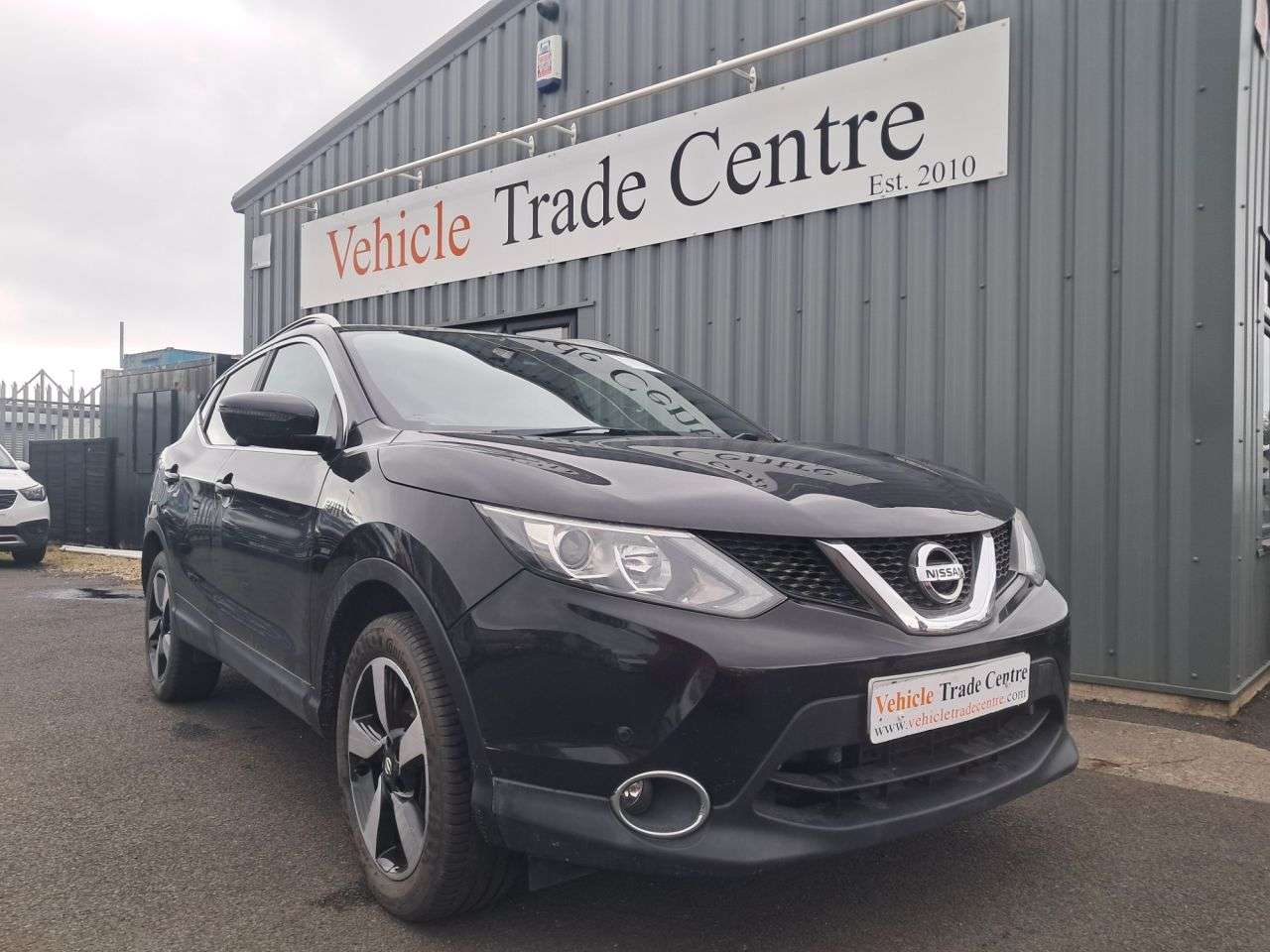 A 2017 NISSAN QASHQAI 1.5 dCi N-Vision SUV 5dr Diesel Manual 2WD Euro 6 (s/s) (110 ps) A 2017 NISSAN QASHQAI 1.5 dCi N-Vision SUV 5dr Diesel Manual 2WD Euro 6 (s/s) (110 ps)