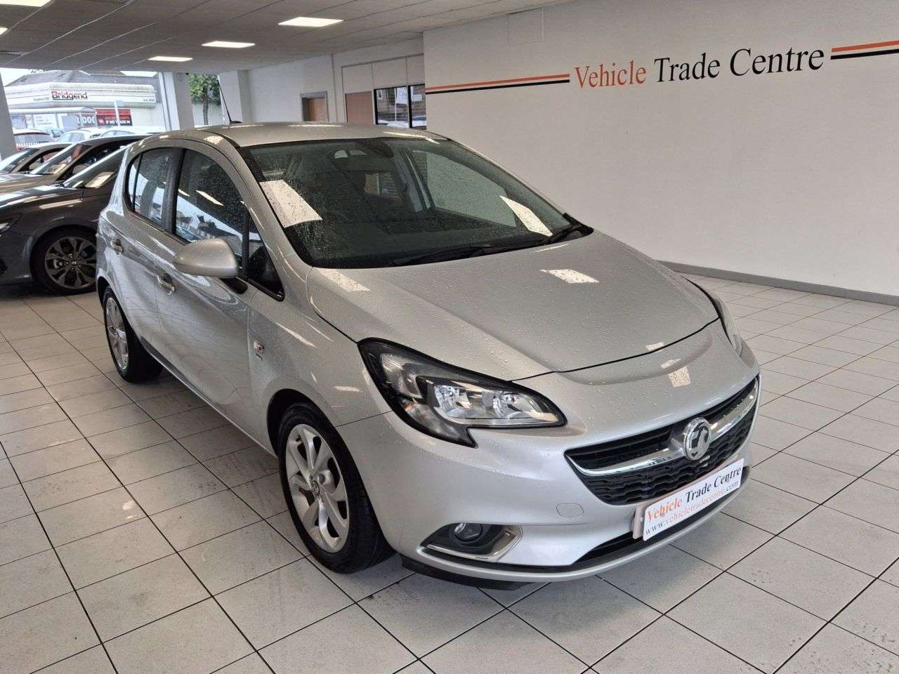 A 2017 VAUXHALL CORSA 1.4i ecoFLEX SRi Hatchback 5dr Petrol Manual Euro 6 (90 ps) A 2017 VAUXHALL CORSA 1.4i ecoFLEX SRi Hatchback 5dr Petrol Manual Euro 6 (90 ps)