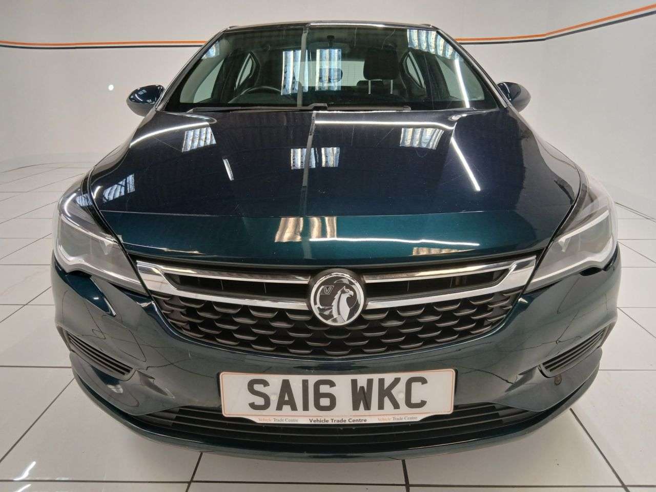 A 2016 VAUXHALL ASTRA 1.4i Tech Line Hatchback 5dr Petrol Manual Euro 6 (100 ps) A 2016 VAUXHALL ASTRA 1.4i Tech Line Hatchback 5dr Petrol Manual Euro 6 (100 ps)