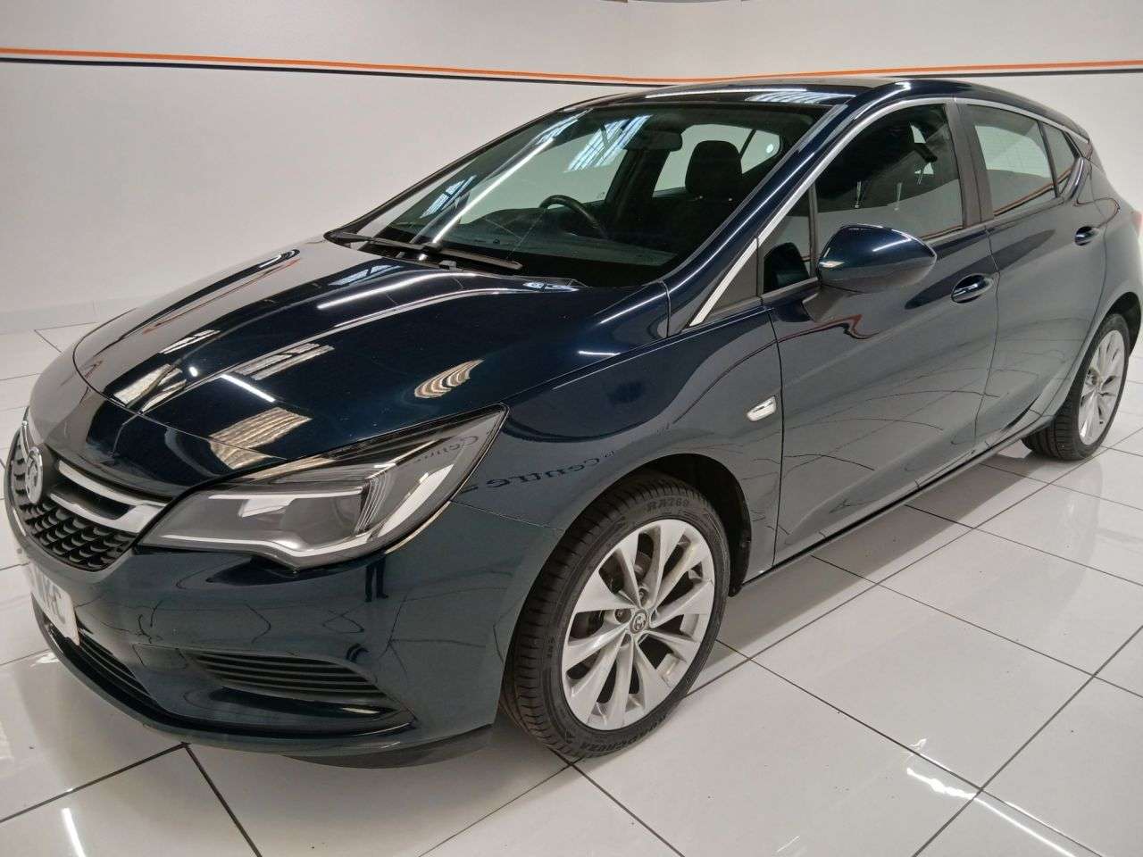 A 2016 VAUXHALL ASTRA 1.4i Tech Line Hatchback 5dr Petrol Manual Euro 6 (100 ps) A 2016 VAUXHALL ASTRA 1.4i Tech Line Hatchback 5dr Petrol Manual Euro 6 (100 ps)
