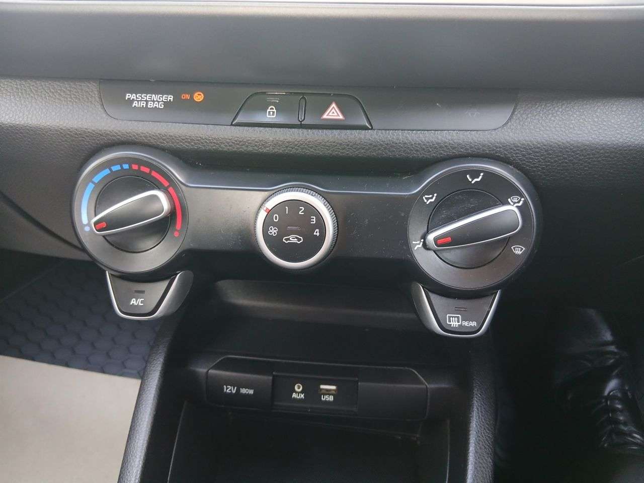 2018 KIA STONIC 2018 KIA STONIC
