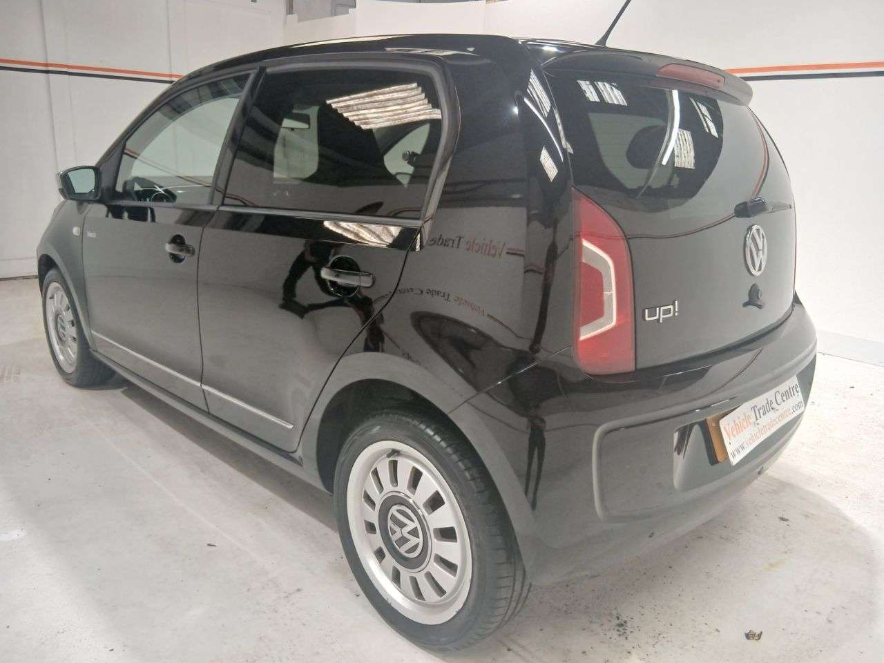 A 2013 VOLKSWAGEN UP! 1.0 up! Black Hatchback 5dr Petrol Manual Euro 5 (75 ps) A 2013 VOLKSWAGEN UP! 1.0 up! Black Hatchback 5dr Petrol Manual Euro 5 (75 ps)