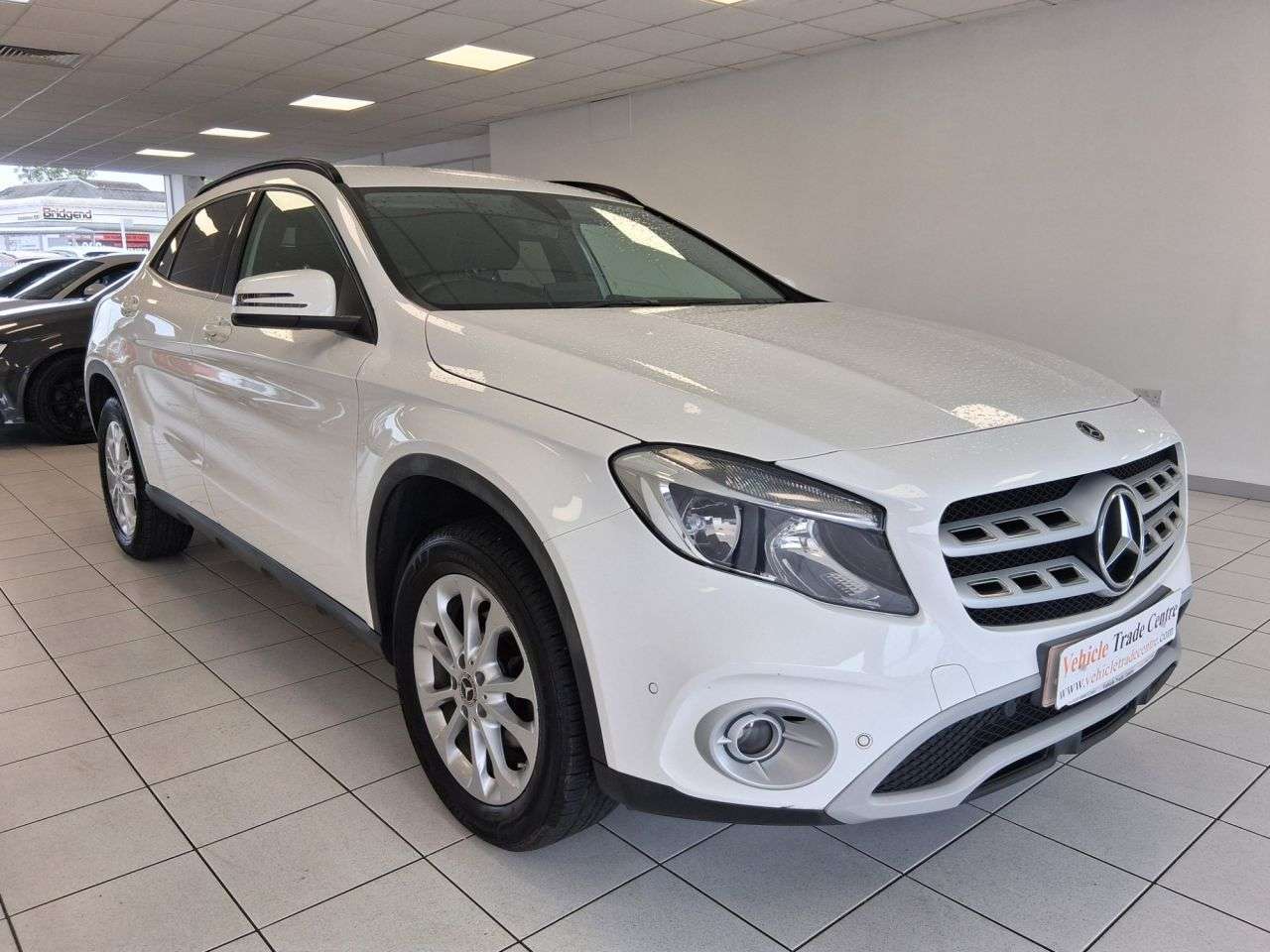 A 2018 MERCEDES-BENZ GLA 1.6 GLA200 SE (Executive) SUV 5dr Petrol Manual Euro 6 (s/s) (156 ps) A 2018 MERCEDES-BENZ GLA 1.6 GLA200 SE (Executive) SUV 5dr Petrol Manual Euro 6 (s/s) (156 ps)