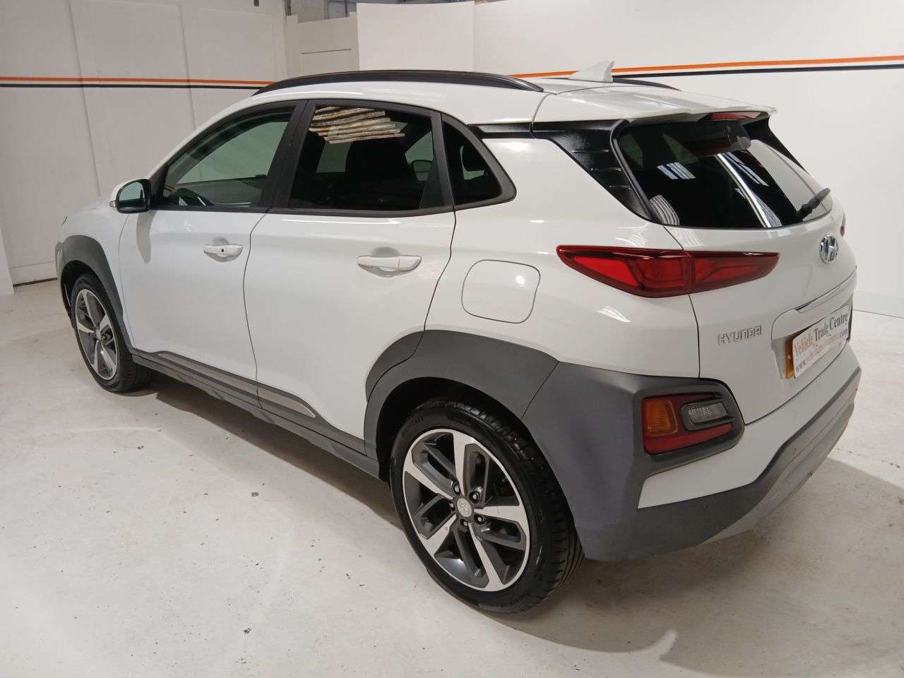A 2018 HYUNDAI KONA 1.0 T-GDi Blue Drive Premium SUV 5dr Petrol Manual Euro 6 (s/s) (120 ps) A 2018 HYUNDAI KONA 1.0 T-GDi Blue Drive Premium SUV 5dr Petrol Manual Euro 6 (s/s) (120 ps)