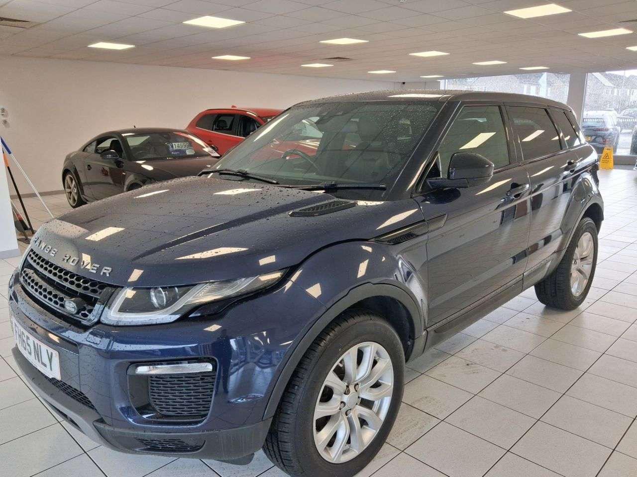 A 2015 LAND ROVER RANGE ROVER EVOQUE 2.0 eD4 SE Tech SUV 5dr Diesel Manual FWD Euro 6 (s/s) (150 ps) A 2015 LAND ROVER RANGE ROVER EVOQUE 2.0 eD4 SE Tech SUV 5dr Diesel Manual FWD Euro 6 (s/s) (150 ps)