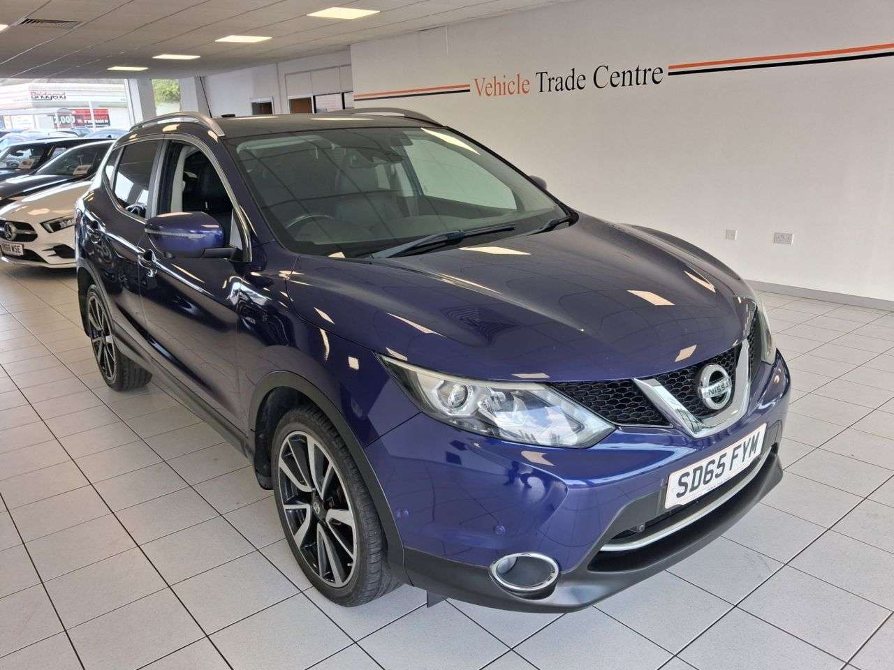 A 2015 NISSAN QASHQAI 1.6 dCi Tekna SUV 5dr Diesel Manual 2WD Euro 5 (s/s) (130 ps) A 2015 NISSAN QASHQAI 1.6 dCi Tekna SUV 5dr Diesel Manual 2WD Euro 5 (s/s) (130 ps)