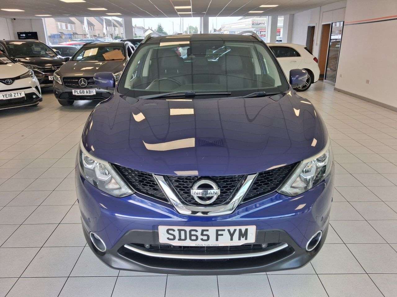 A 2015 NISSAN QASHQAI 1.6 dCi Tekna SUV 5dr Diesel Manual 2WD Euro 5 (s/s) (130 ps) A 2015 NISSAN QASHQAI 1.6 dCi Tekna SUV 5dr Diesel Manual 2WD Euro 5 (s/s) (130 ps)