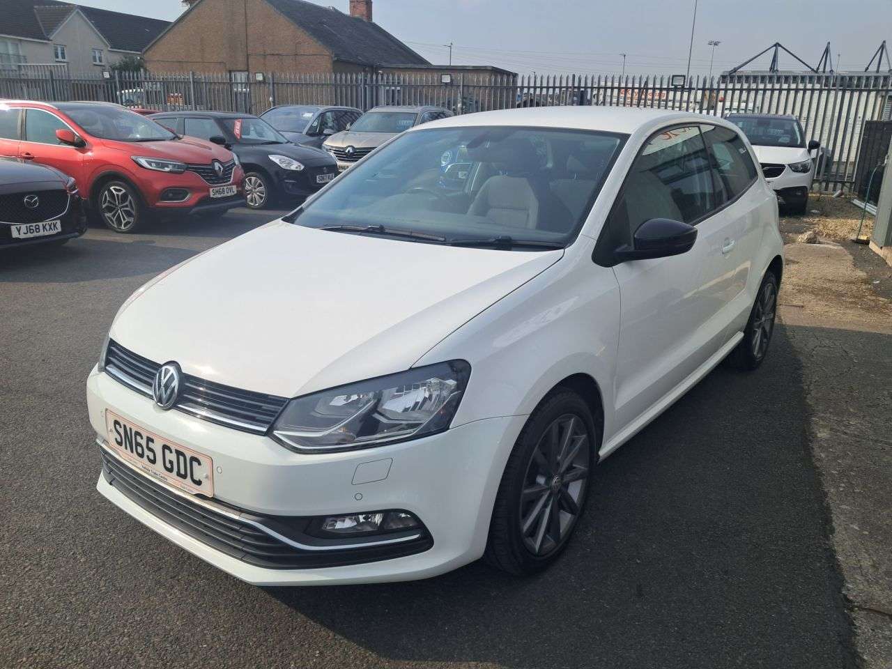 A 2015 VOLKSWAGEN POLO SE DESIGN TSI A 2015 VOLKSWAGEN POLO SE DESIGN TSI