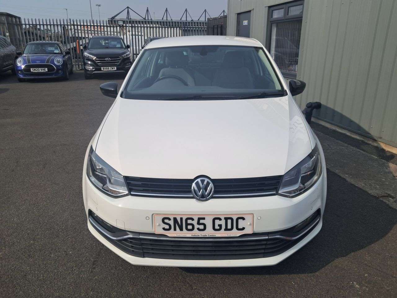 A 2015 VOLKSWAGEN POLO SE DESIGN TSI A 2015 VOLKSWAGEN POLO SE DESIGN TSI